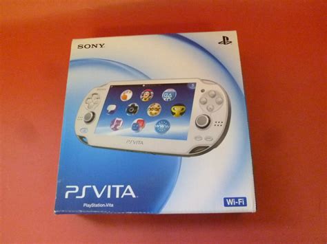 【やや傷や汚れあり】gb 231214playstation Vita Pch 1000 本体 クリスタル ホワイト Wi Fiモデル Ps