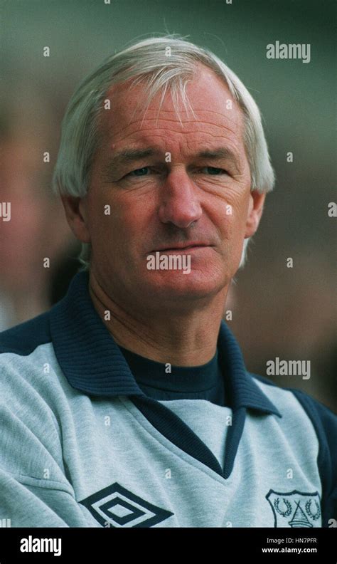 MIKE WALKER EVERTON FC MANAGER 10 September 1994 Stock Photo - Alamy