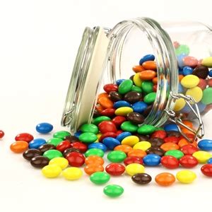 3 Possible Advantages For Using Plastic Candy Containers | OptiMediaLabs