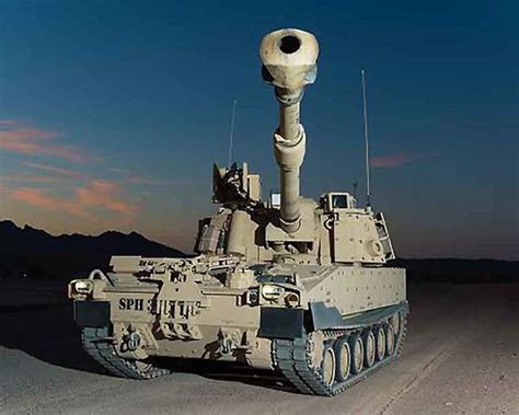 画像ギャラリー まだ改良すんの M109自走砲シリーズ最新型 Bae発表 主眼は「長射程＆高精度」 乗りものニュース