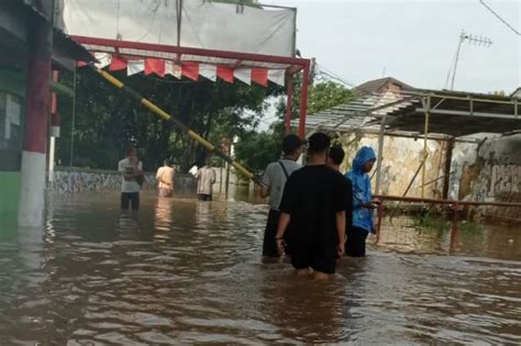 Diguyur Hujan Deras Perumahan Griya Setu Permai Dan Mustika Gandaria