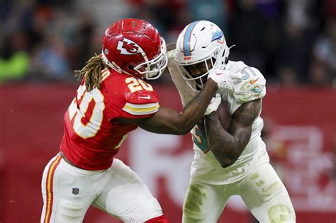 NFL official explains why Miami Dolphins-Kansas City Chiefs game hasn't ...