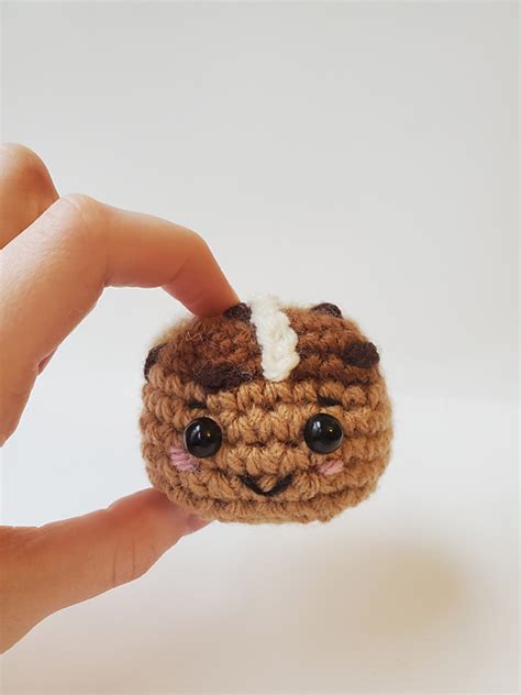 Ravelry Amigurumi Hot Cross Bun Pattern By Gillian Nestor