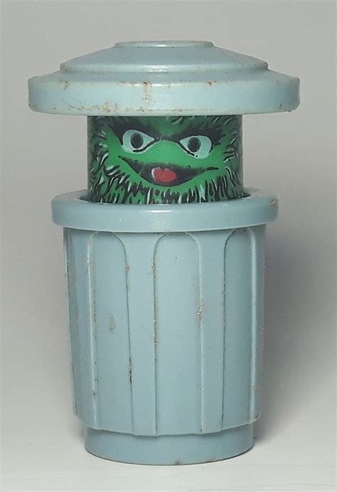 Vintage Muppets Inc Sesame Street Oscar The Grouch In Twist Pop Garbage