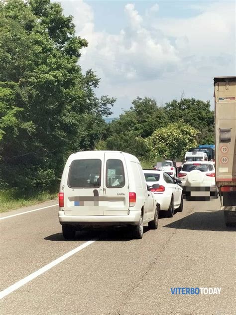 Fotocronaca Incidente Tra Bus Cotral Sulla Verentana A Capodimonte