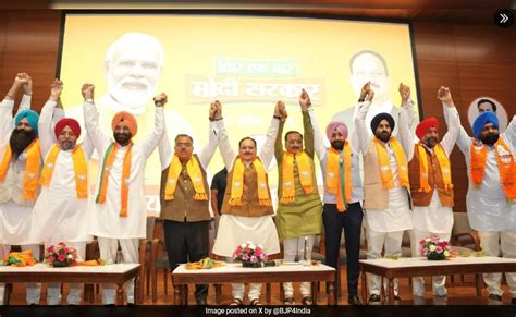 800 Sikh Community Members Join BJP In Delhi, Give Major Boost To Party