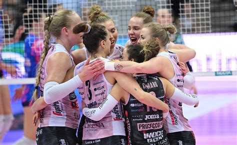 Volley Femminile Playoff A Conegliano Raggiunge Scandicci