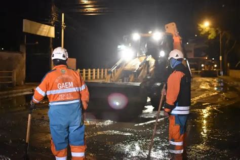 La Alcaldía paceña atiende 99 casos de emergencia debido a las lluvias