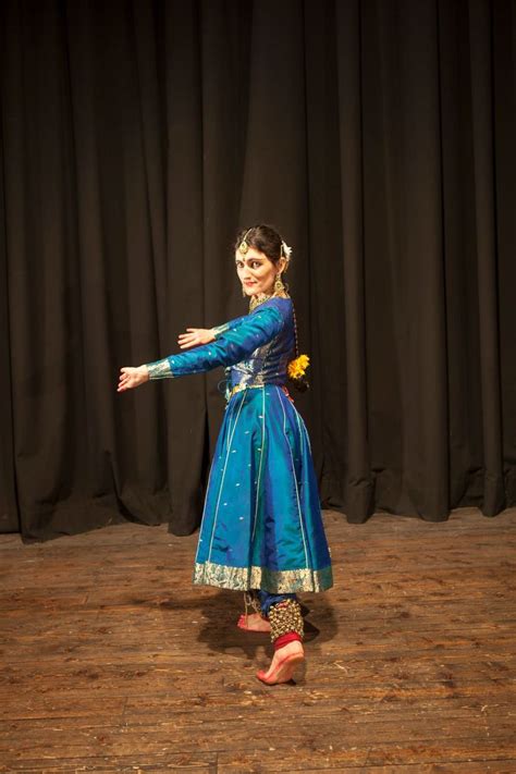 Pingl Par Payel Khan Sur Kathak Dance