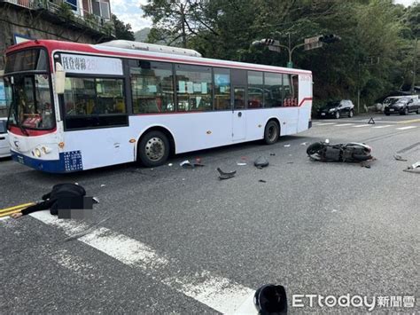 瑞芳女騎士橫越路口擦撞客運 再撞聯結車遭拋飛！驚悚影片曝 Ettoday社會新聞 Ettoday新聞雲