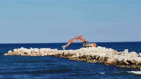 Silvi Marina Ripresi I Lavori In Difesa Della Costa Rete8