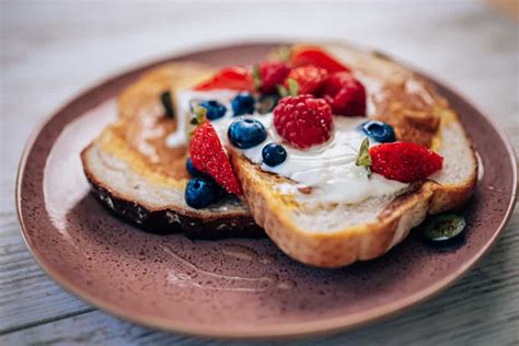 French Toast With Yogurt And Berries Recipe National Dairy Council Ireland