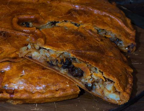 Empanada Gallega De Bacalao Y Pasas La Cocina De Frabisa La Cocina De