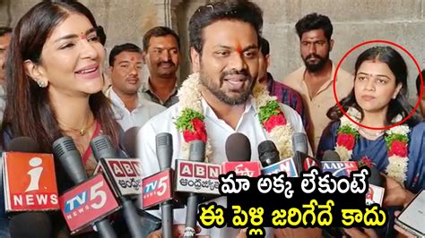 Manchu Manoj With His Wife Bhuma Mounika Reddy Visits Yadadri Temple