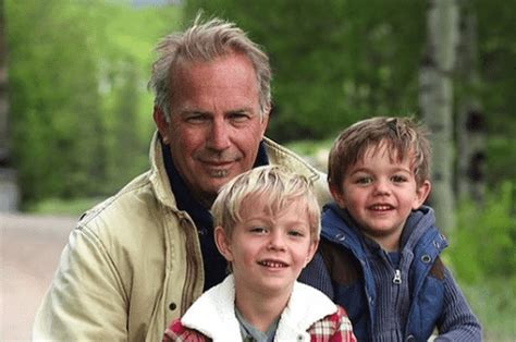 Kevin Costner Bio - Age, Married, Daughter, Family, Wiki, Wife, Now ...