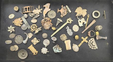 Lot - Antique Found Metal Trinkets, Buttons, & Tie Clips