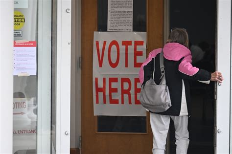 Felons Affected By New Alabama Law Disqualifying Them From Voting Can