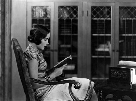 Dolores del Rio reading | Dolores del rio, Classic hollywood, Old hollywood