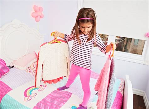 Should You Let Kids Pick Out Their Own Clothes? - FamilyEducation