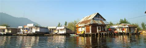 10 Best Srinagar Hotels, India (From $10)