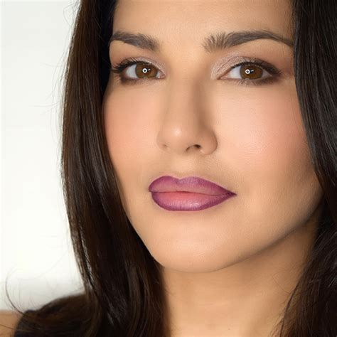 Buy Star Struck By Sunny Leone Long Wear Lip Liner Wine Gm Online