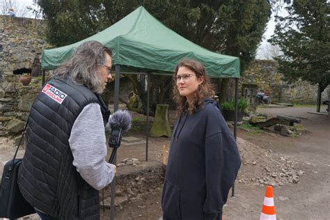 Badania Archeologiczne I Prace Konserwatorskie W Zamku Oficjalna