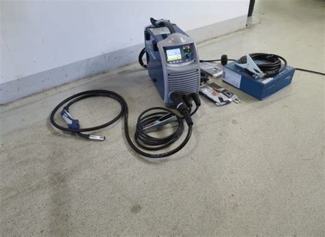 BÖHLER URANOS 2000 SMC MIG MAG welding machine