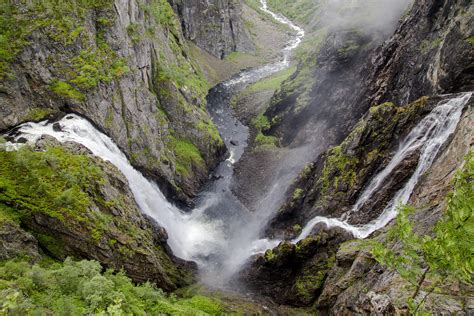 Double waterfall - Norway, Eidfjord, Vøringfossen [5760 x 3840] [OC ...