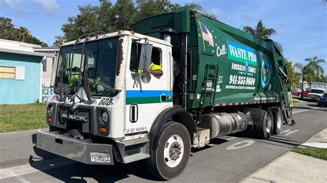 Roaring Waste Pro Mack Mru Mcneilus Rear Loader Garbage Truck Packing