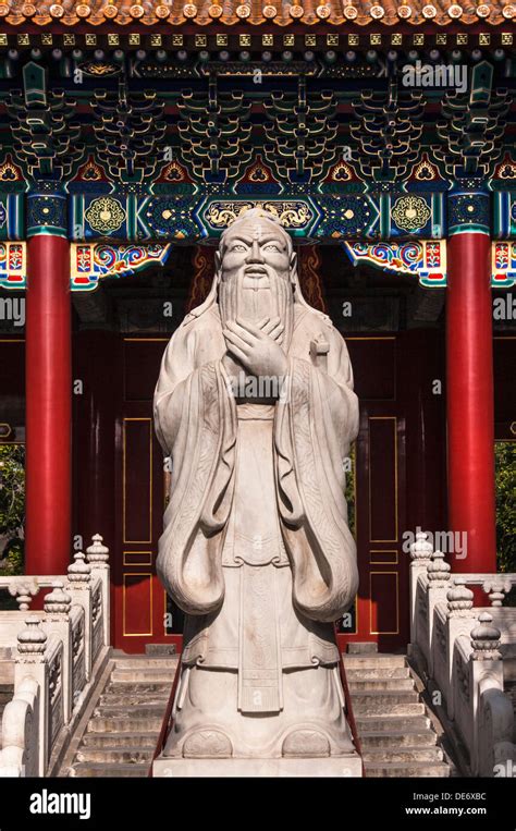 Confucius Statue at the Dacheng Hall. Confucius Temple. Beijing. China Stock Photo - Alamy