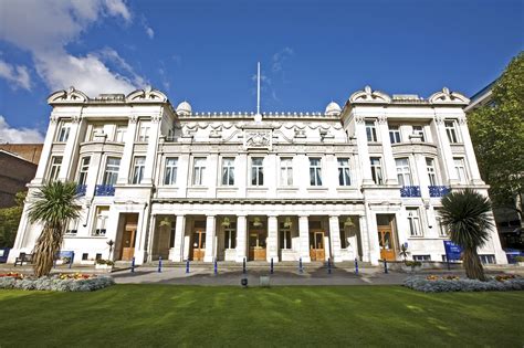 Queen Mary University of London - NCUK