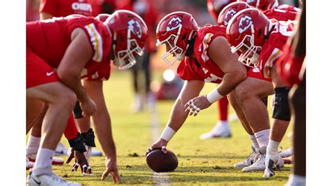 Photos: On-Field at Chiefs Training Camp Practice | 8/17/23