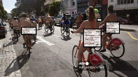 FOTO Foto Pesepeda Pria Wanita Gowes Keliling Kota Peringati World