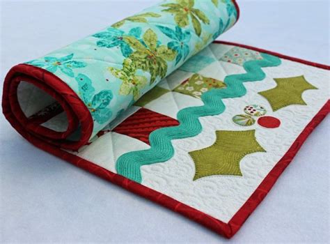 A New Holiday Mug Rug Pattern The Crafty Quilter Mug Rug Patterns