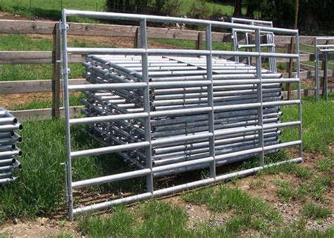 Inter Locking Galvanized Livestock Fence Panels With Caps Foot Plates