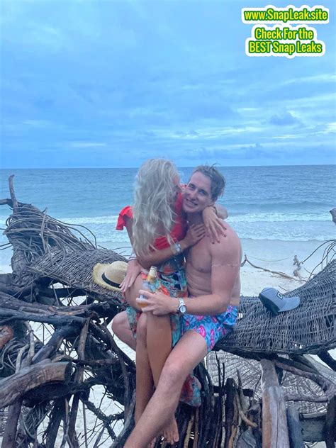 Stunning Blonde Leaked Snapchat Album At HomeMoviesTube