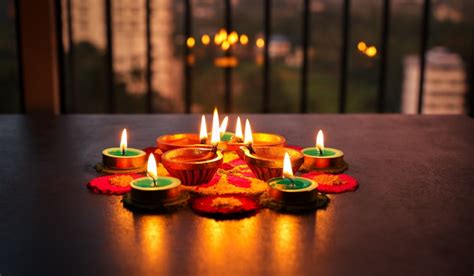 Diya decoration ideas for a sparkling effect this Diwali