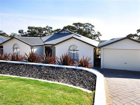 18 Shetland Street Woodcroft Sa 5162 Property Details