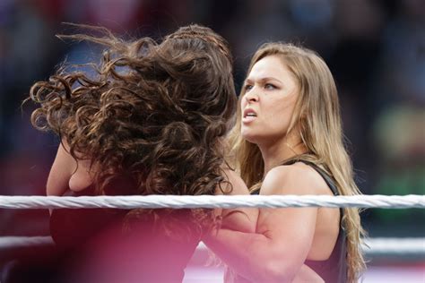 Ronda Rousey Wins Wwe Raw Womens Championship At Summerslam The