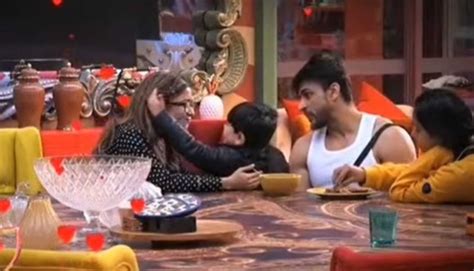 Bigg Boss 16 Abdu Rozik And Tina Datta Make Shalin Bhanot Jealous With