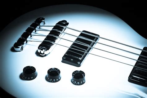 Left Handed Bass Guitars: The Ultimate Guide