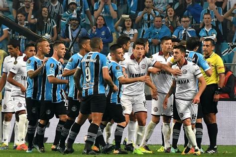 Lanús Y Gremio Animan Una Estrecha Definición Continental La Tercera