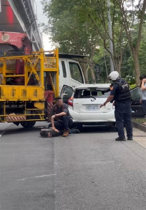 警民合作！北市警圍捕「行動毒窟」 拖吊車熱心幫攔車｜東森新聞：新聞在哪 東森就在哪裡