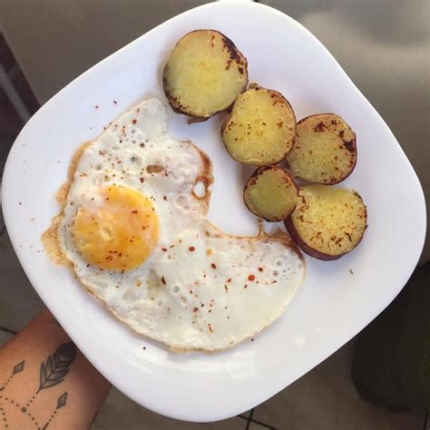 Pode Comer Ovo Cozido Com Batata Doce A Noite - Batata doce com ovos simples e saboroso; receita prática e saudável