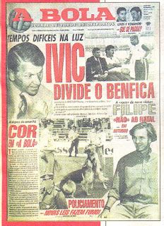 Capas De Jornais Vintage A Bola De Setembro De Ivic Divide O