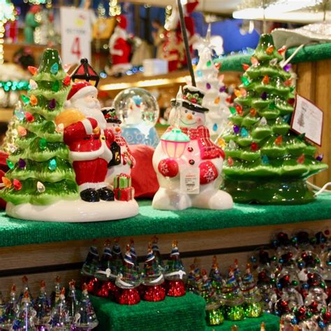 Bronner’s CHRISTmas Wonderland – Amanda Markel