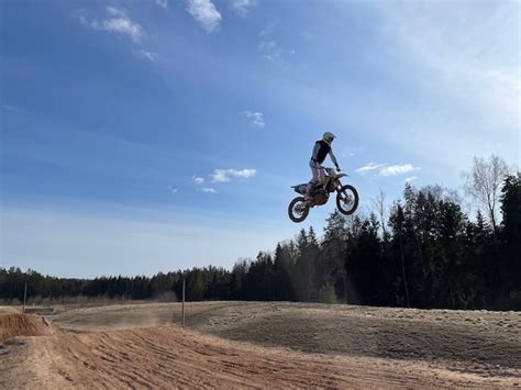 Ideal Dirt Bike Course Learn The Basics Of Motocross Riding