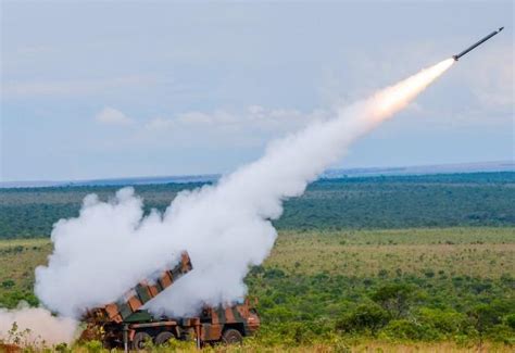 Proibidas por tratado bombas de fragmentação são produzidas no Brasil