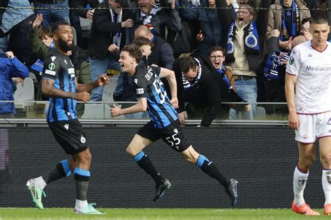 Club Strandt Op Zucht Van Finale Na Late Penaltygoal Club Brugge