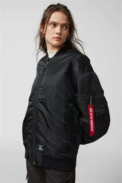 Бомбер Alpha Industries Oversized Ma 1 Mod Bomber Jacket W Black